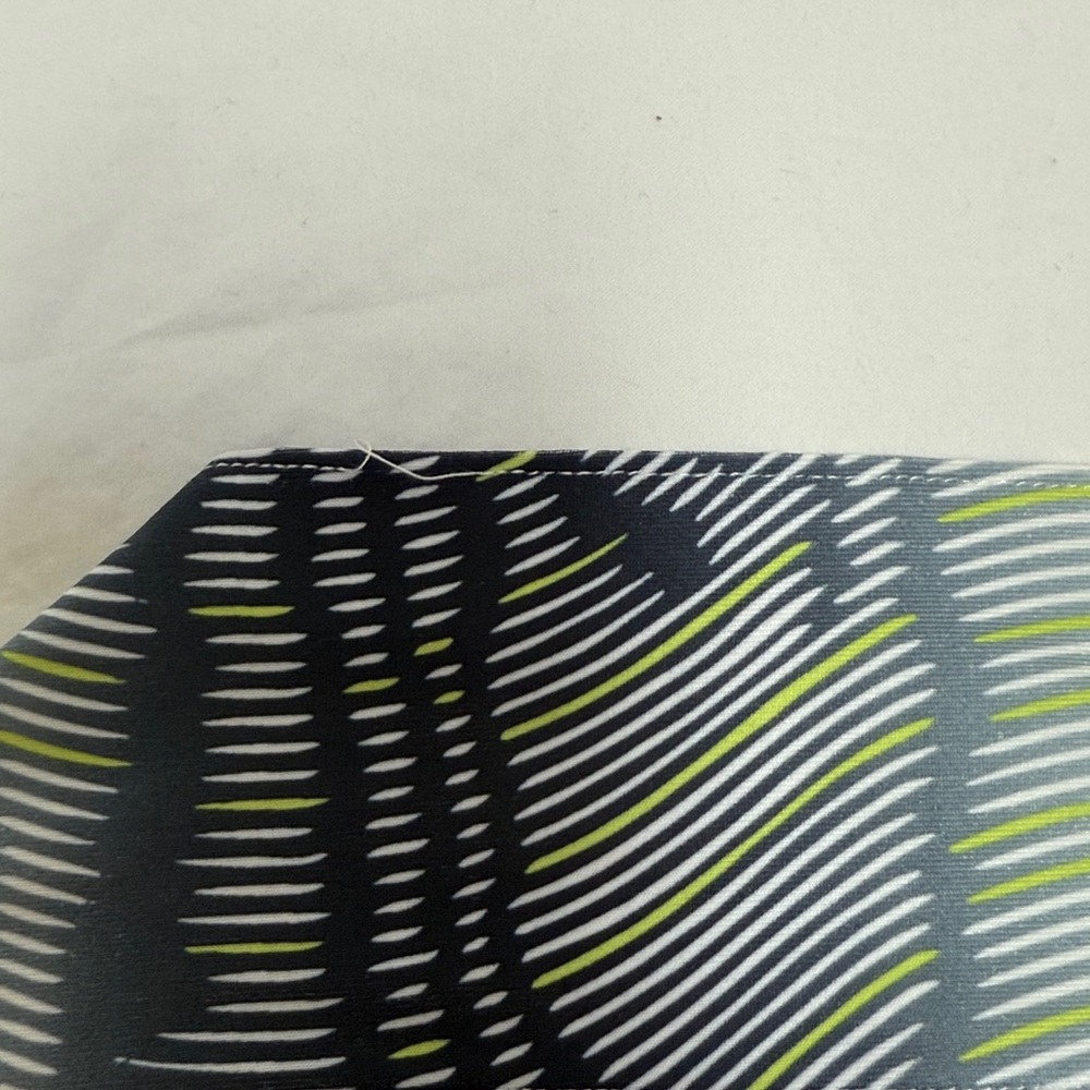 Women’s Nike Pink & Black Patterned Sports Tie Headband w/ Neon Logo. One size - Picture 6 of 9